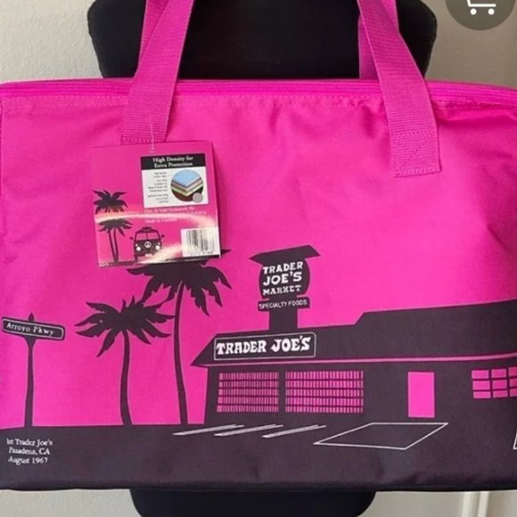 COPY - Trader Joe's magenta/fuchsia Limited Reusable Insulated Bag - Picture 2 of 9